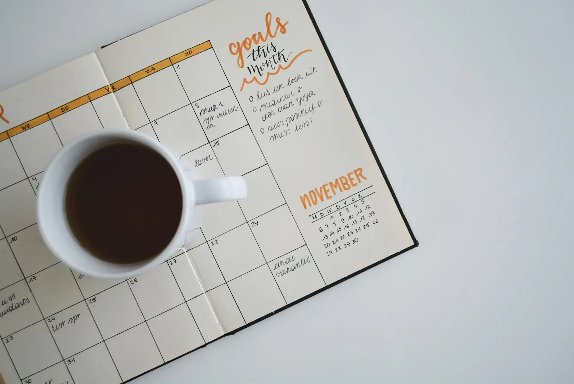 We made a marketing calendar 📅 for Shopify Store Owners!